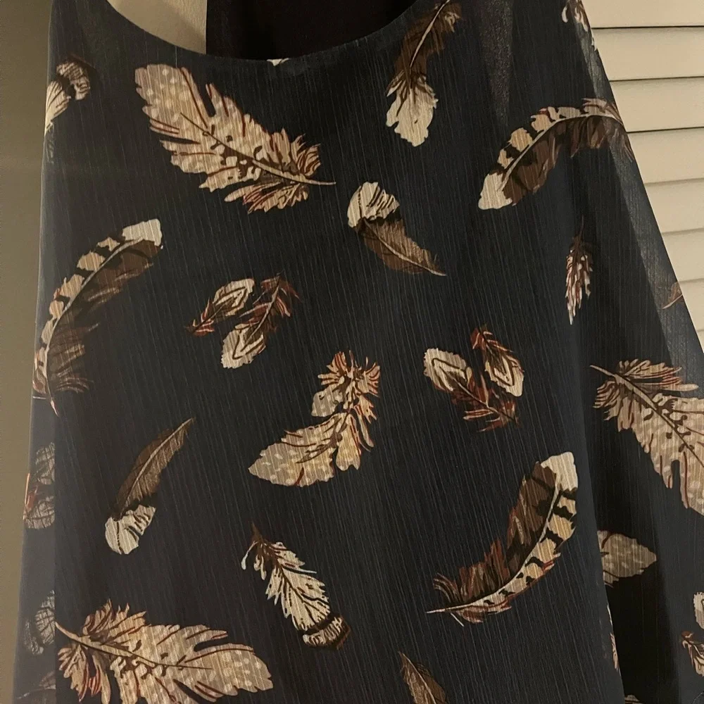 Woman’s Ruffle Tank - Picture 2 of 4